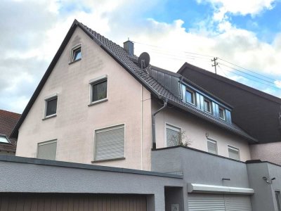Großzügige 4 Zimmer-Wohnung mit Garage im 2-Familien-Haus!