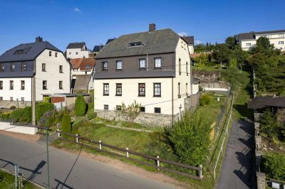 Charmantes Zweifamilienhaus im Erzgebirge – Ideal für Ihr Traumzuhause mit viel Potenzial!