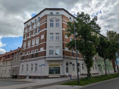 Schöne freundliche 1 Zi-Wohnung mit Laminat, sep. Küche und Duschbad im Süden von Halle