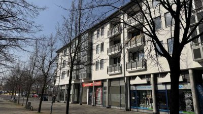 freie 2-Raum-WE - Balkon & TG-Stellplatz, barrierefreier Zugang, top Anbindung, Aufzug, Einbauküche