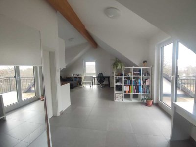 Möblierte 1-Zimmer-Dachgeschosswohnung mit Terrasse