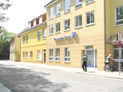5-Zi.-Whg. oder Praxis/Büro, 1. OG, 145,4 m². Zentral gelegen. Sehr gute Lage. Courtagefrei