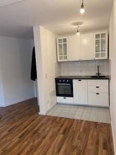 Stilvolle, neuwertige 2-Zimmer-Dachgeschosswohnung mit Balkon und Einbauküche in Zeuthen