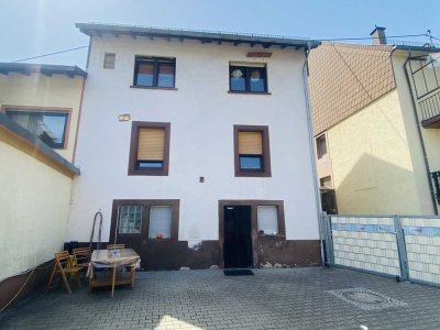 Einfamilienhaus mit Doppelgarage und traumhaften Garten in Bierbach