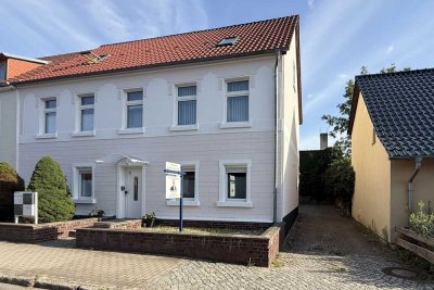 Sanierte 3-Zimmer Erdgeschosswohnung in fußläufiger Entfernung zur Innenstadt