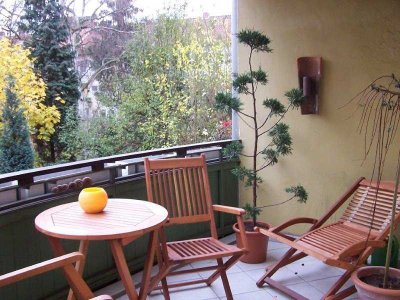 Helle 2-Zimmer-Wohnung mit Balkon u. Blick  ins Grüne in absoluter City-Lage!