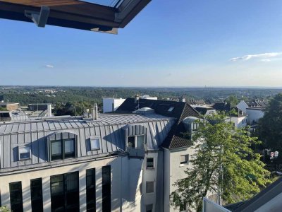 Helle, seniorengerechte 2-Zimmer-Dachgeschosswohnung in der Innenstadt mit traumhaftem Blick