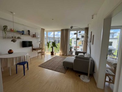 Stilvoll möblierte 2-Zimmer-Wohnung mit Balkon und Parkblick in Hamburg-Lokstedt – Wohnen auf Zeit