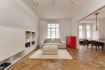 Stilvoller Altbaucharme in Premiumlage. Exklusives Zuhause nahe Viktualienmarkt & Isar.