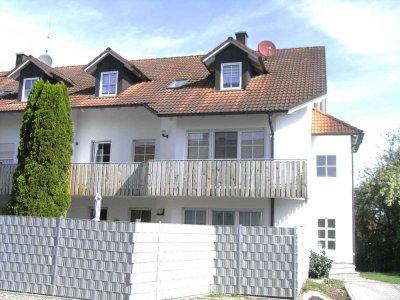 Gepflegte 3-Zimmerwohnung mit Küche u. Garage