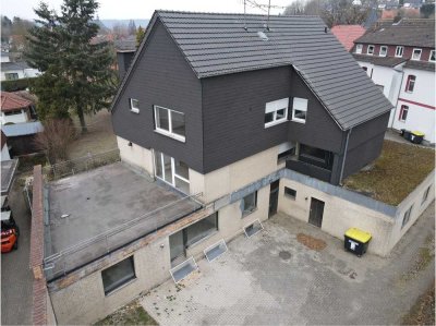Moderner Gebäudekomplex mit 3 Wohnungen + Gewerbe zum sanieren - 12,5% Rendite möglich