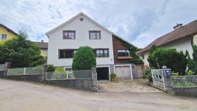 ***Charmantes Einfamilienhaus mit Pool***