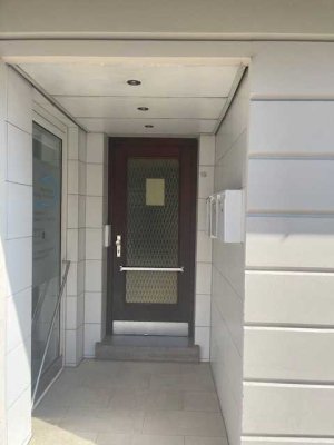 Schöne 1,5-Zimmer-Erdgeschosswohnung mit Balkon und EBK in Neckartenzlingen