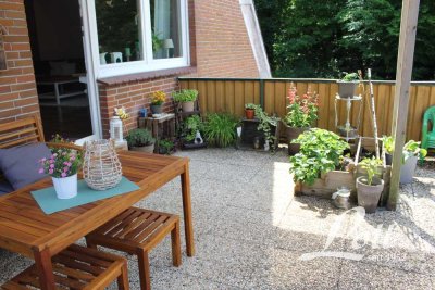 **Dachgeschosswohnung mit großer Dachterrasse und Garage - Sackgassenlage**