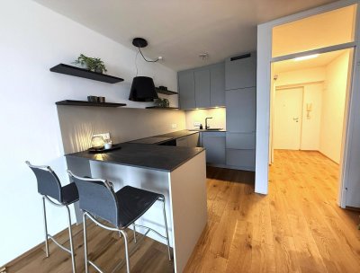 PROVISIONSFREI! Generalsanierte Garconniere mit Balkon und Tiefgaragenplatz am Elisabethkai