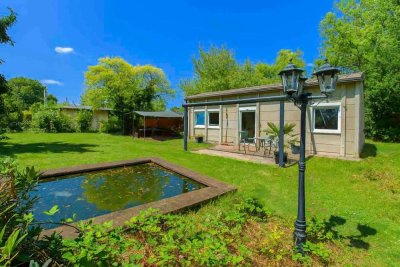 Idyllisches Ferienhaus mit großem Grundstück und Teich – Wohnoase direkt an der Lippe