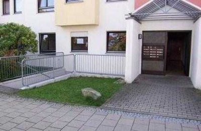 EG-Wohnung ab 01.09.2025, mit Gartenanteil, Terrasse und EBK, in ruhiger Lage Pflugfelden.