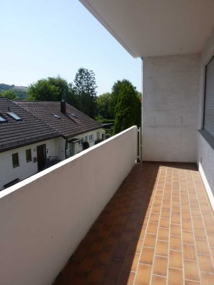 Ansprechende 4,5-Zimmer-Wohnung mit Balkon und Einbauküche in Leonberg