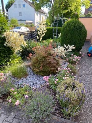 YEAH, wOw, ...die hat ALLES! TOP DG-Wohnung, genialer Grundriss, West-Balkon, GartenNutzung, Garage