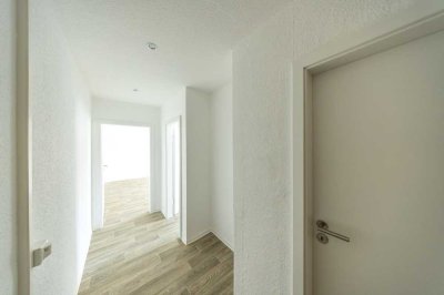 Familienfreundliche sanierte 4-Raumwohnung mit Balkon in Löderburg – Ihr neues Zuhause