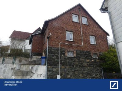 Provisionsfrei für Ersteher - Einfamilienhaus mit Doppelgarage in Holzhausen - Zwangsversteigerung!
