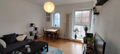 Zentrale 2-Zimmer-Wohnung (1. OG) mit Bad und Einbauküche