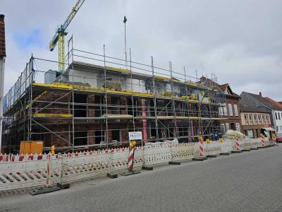 Preetz Zentrum: 2.OG-Wohng mit Balkon und Dachterrasse, (WE16), Erstbez 10.25, KfW40EE,