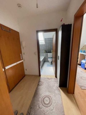 WG geeignete 3,5 Zimmer Wohnung Nähe U-Bahn und Fußgängerzone