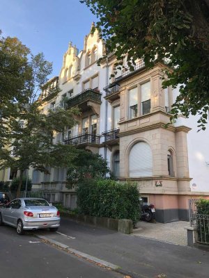 Helle 2-Zimmer-Wohnung mit Balkon und Einbauküche in Bad Nauheim