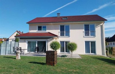 Licht, Raum und Ruhe - Ihr modernes Zuhause im Grünen