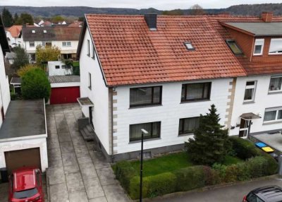 2 - 3 Familienhaus in zentraler Lage und Stadtnähe mit freistehender Garage und Garten in Homburg
