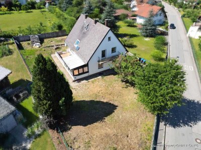 Viel Platz für die Familie: Zweifamilienhaus auf 970 m² Grundstück