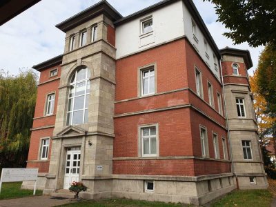 Attraktive Dachgeschosswohnhng in charmanter Stadtvilla