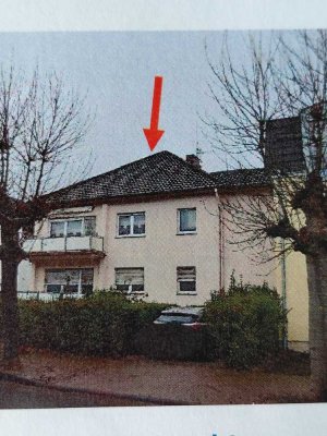 Helle, neu renovierte, gartenseitige 2-Zimmer-Souterrain-Wohnung und großer Diele.