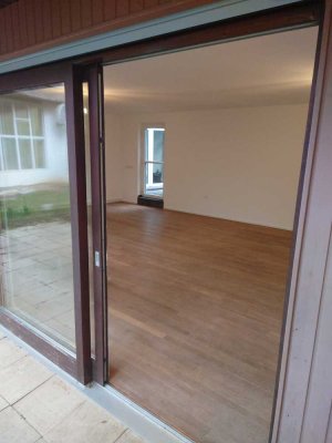 Bezugsfrei: 3-Zimmer Wohnung mit kleinem Garten