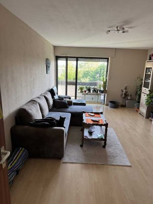 Ansprechende und gepflegte 3-Zimmer-Wohnung mit Balkon und EBK in Aachen