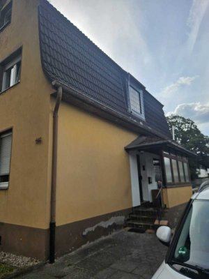 Preiswerte, modernisierte 7-Zimmer-Doppelhaushälfte in Castrop-Rauxel