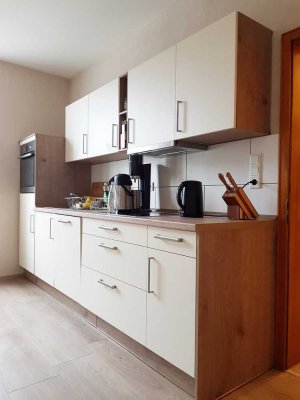 Sehr schöne und helle 2 ZKB Wohnung mit Einbauküche