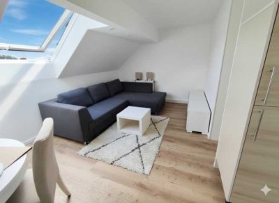 Moderne & stilvoll möblierte 2-Zimmer-Dachgeschosswohnung mit Klimaanlage in Kürn (Bernhardswald)