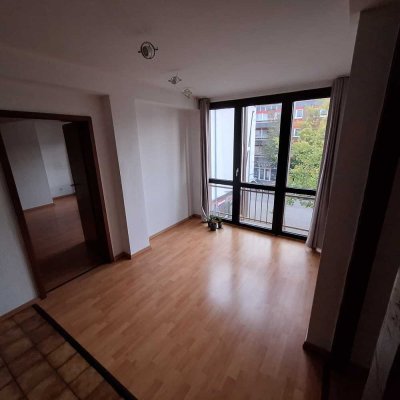 METTMANN  ZENTRUM ! Helle 2,5-Zimmer Wohnung im 2. OG