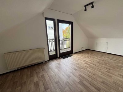 myHome-Immobilien / Supergünstige, NEU RENOVIERTE 2 Zi-Wohnung mit EBK und Balkon in Bieber