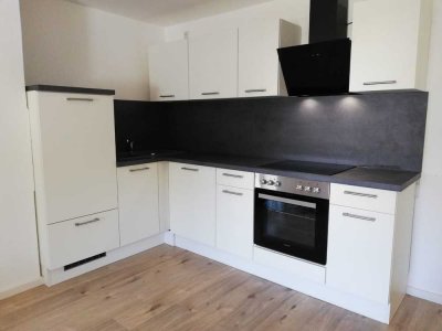 2 Zimmer Wohnung mit EBK und Balkon - modern saniert