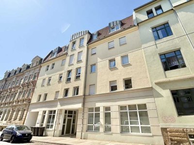 Freie 4-Zimmer-Wohnung! Balkon! 2 Bäder! Gäste-WC! Aufzug! 2 Stellplätze! Ruhige Lage!