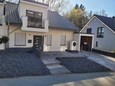 Doppelhaushälfte in Weilburg Ahausen direkt am Bach