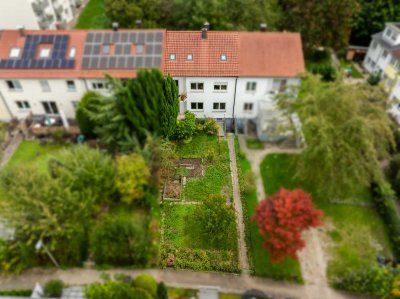 RUHIG GELEGEN & VIELSEITIG NUTZBAR: ZWEIFAMILIENHAUS AM ULMER ESELSBERG
