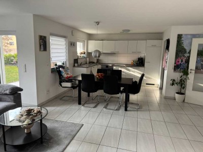 Schicke 2 Zimmerwohnung mit Garten