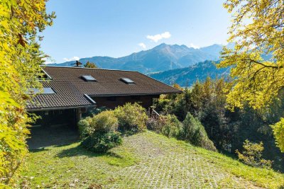 Sonniges Zuhause mit Bergblick im Grünen