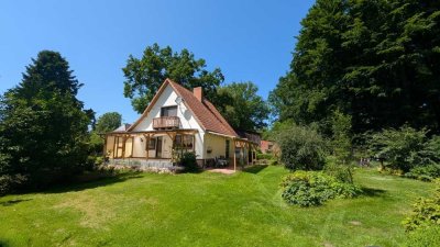 Kleines Einfamilienhaus auf idyllisch gelegenem Grundstück