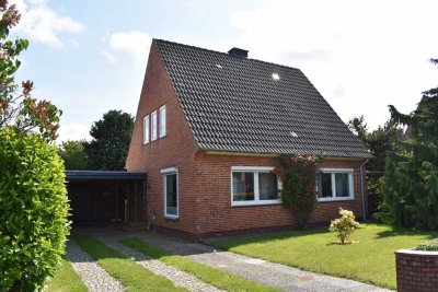 Gemütliches Einfamilienhaus mit schönem Garten