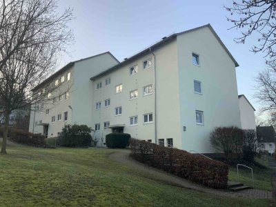 Schöne 3-Zimmer Erdgeschosswohnung mit modernisiertem Badezimmer und neuem Bodenbelag zu vermieten